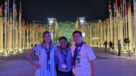 Les représentants des jeunes Kek, Laura et Lucas ont plaidé au nom des Scouts en faveur de l'action climatique lors de la conférence sur le changement climatique COP28 aux Émirats arabes unis.