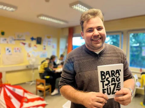 Marci created the “Friendship Book”, a child-friendly activity book that the National Scout Organization (NSO) in Hungary has published and distributed to over 100 Ukrainian young people for the booklet’s reflective and peacebuilding nature.