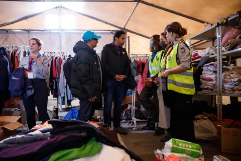 WOSM Secretary General Ahmad Alhendawi visits Poland, where Scouts & Guides are welcoming and helping refugees arriving from Ukraine.