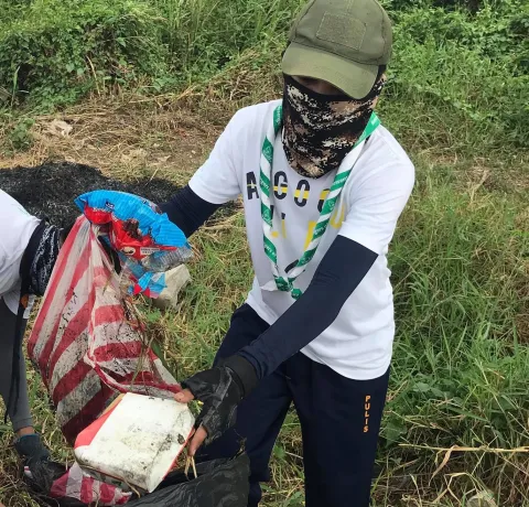Rover Scout collects plastic waste in the Philippines