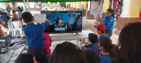 Scouts in Guatemala video chat with Scouts around the world during JOTA-JOTI 2022